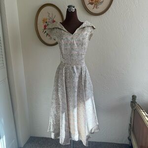 Glamour 1950s 1960s pinup style vintage dress